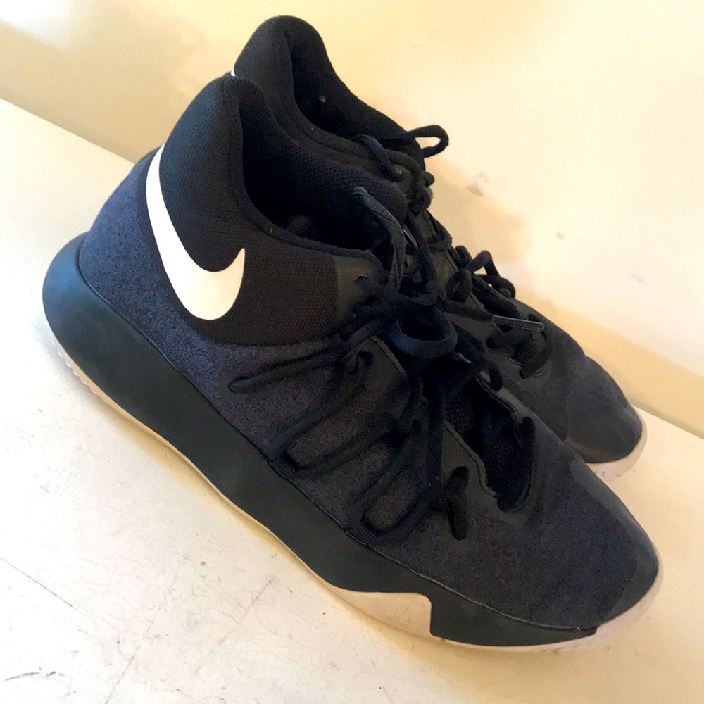 Nike KD trey 5.5y basketball school shoes casual